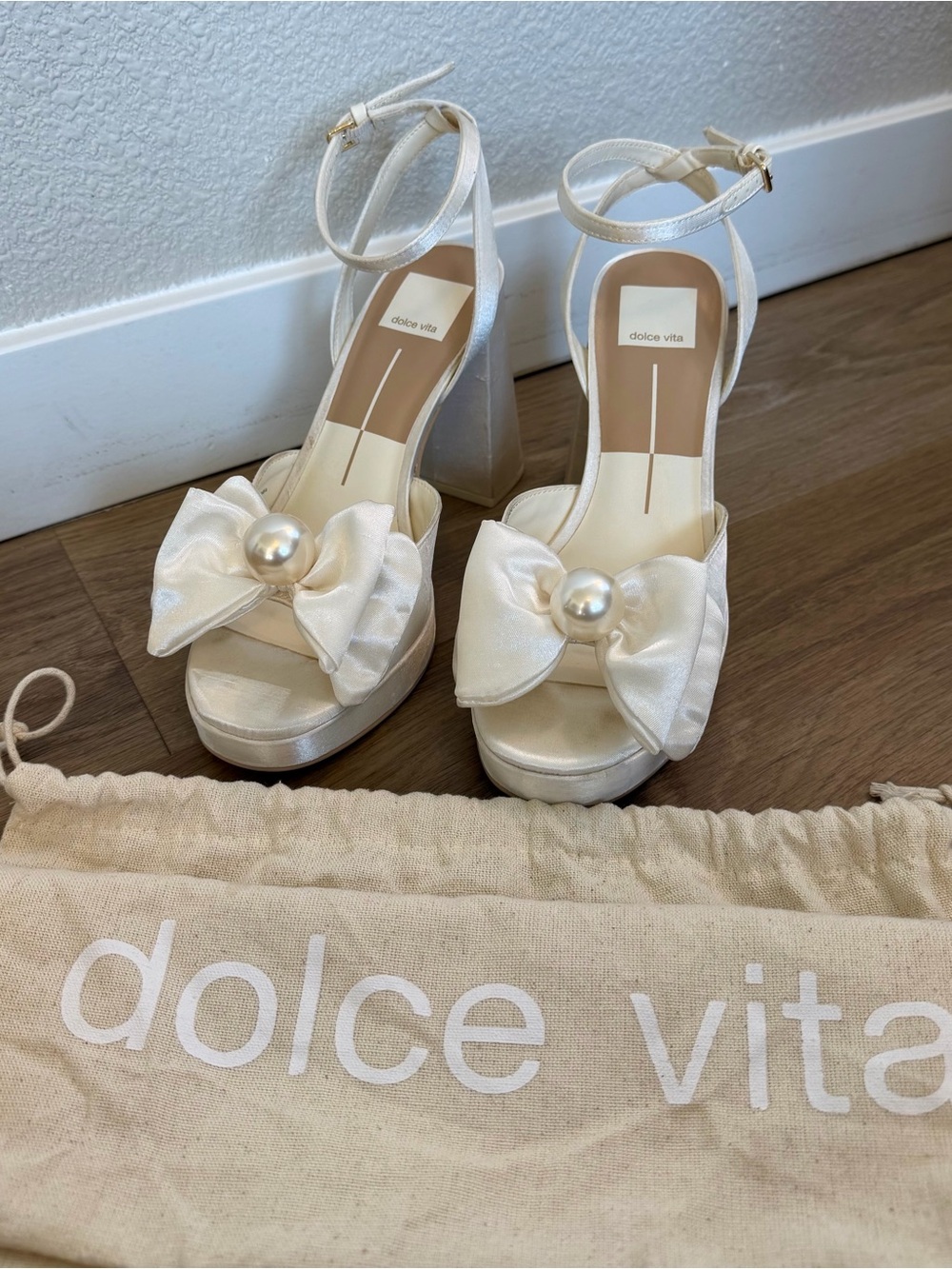 Dolce Vita Ivory Pearl Bow Platform Heels - Picture 7 of 12